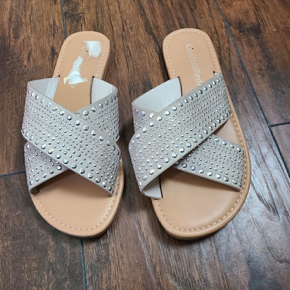 NWT
City Classified Sandals   